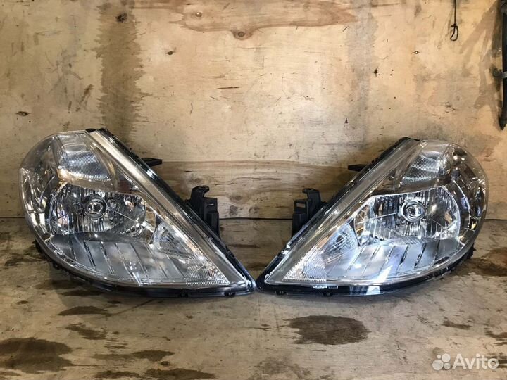 Фары комплект Nissan Tiida 1 2004-2012