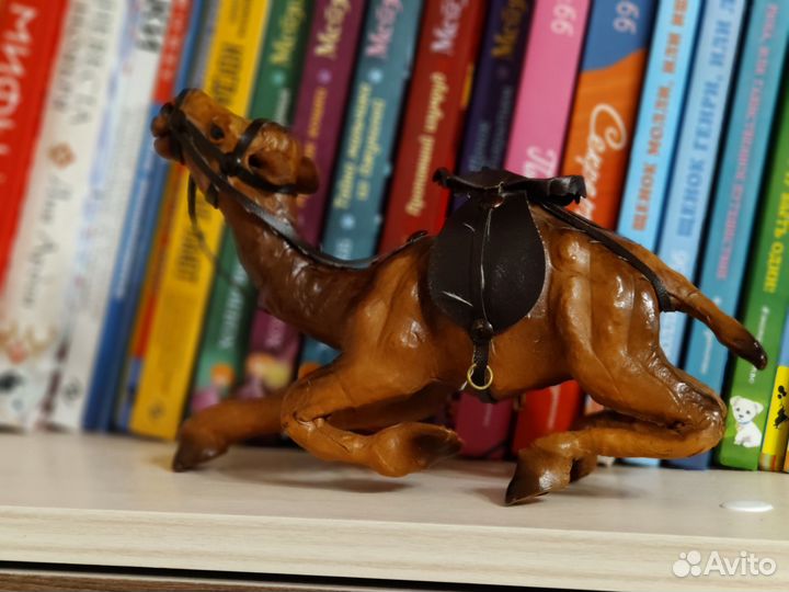 Кожаный верблюд статуэтка