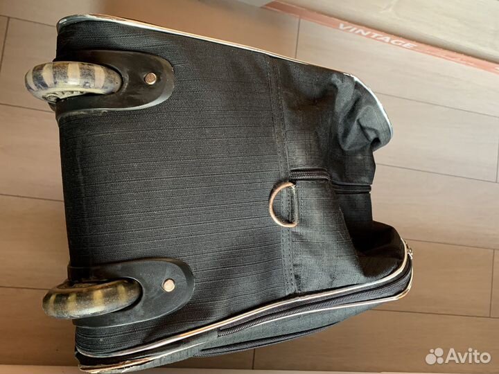 Сумка дорожная на колесах с выдвижной ручкой