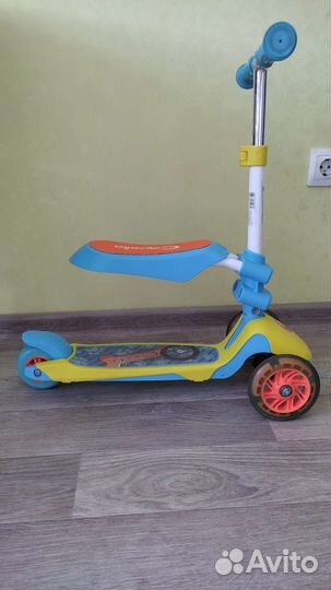 Самокат детский трехколесный с сиденьем