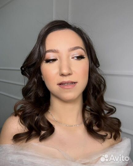 Бровист визажист стилист