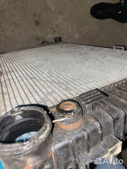 Радиатор охлаждения основной Mercedes SLK350 r171