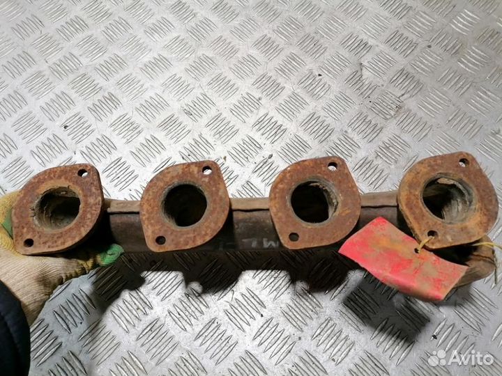 Коллектор выпускной правый Ml 164