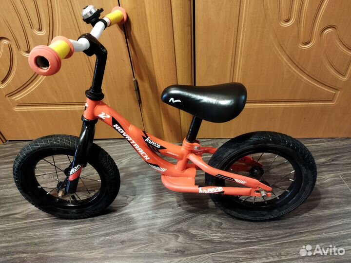 Беговел на возраст 2-4 года