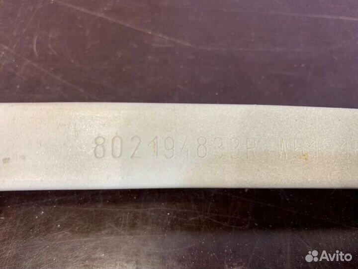 Направляющая стекла двери передняя правая Renault