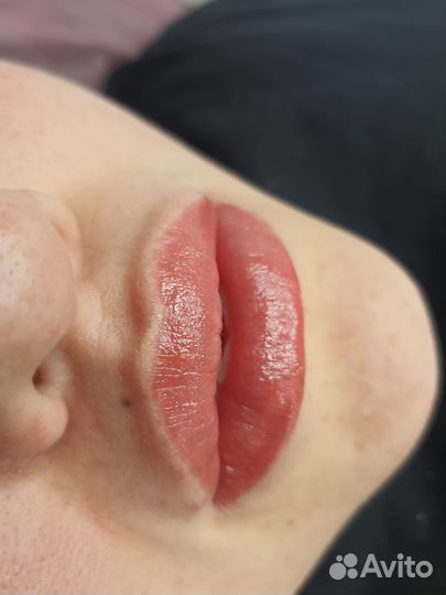 Перманентный макияж бровей губ и межреснички