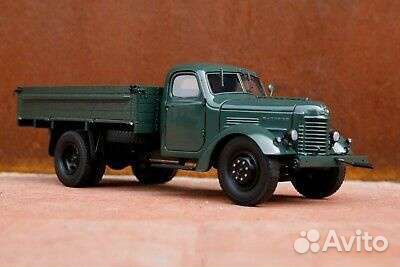 Остатки коллекции автомобилей в масштабе1:24