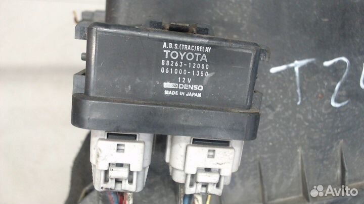 Корпус воздушного фильтра Toyota RAV 4, 1998