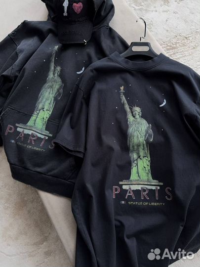 Футболка Balenciaga статуя usa оверсайз топ 2025