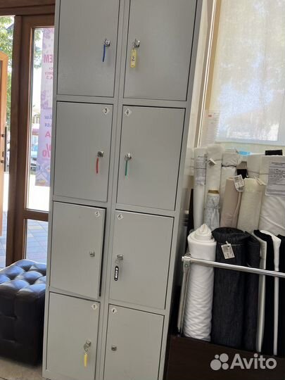 Шкафчик металлический