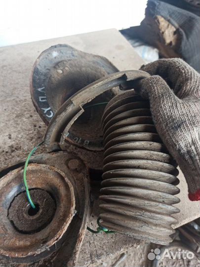 Опора амортизатора передняя левая Subaru Legacy