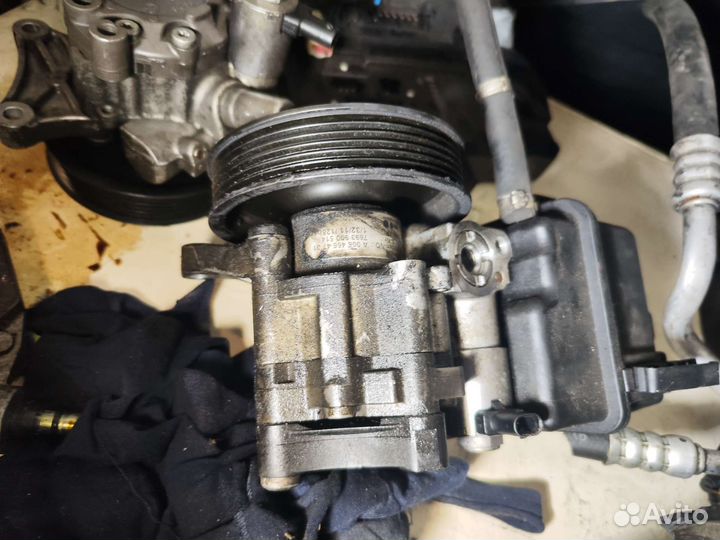 Насос гур om651 A0064664701