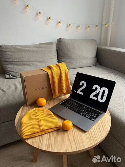 Круглый журнальный столик