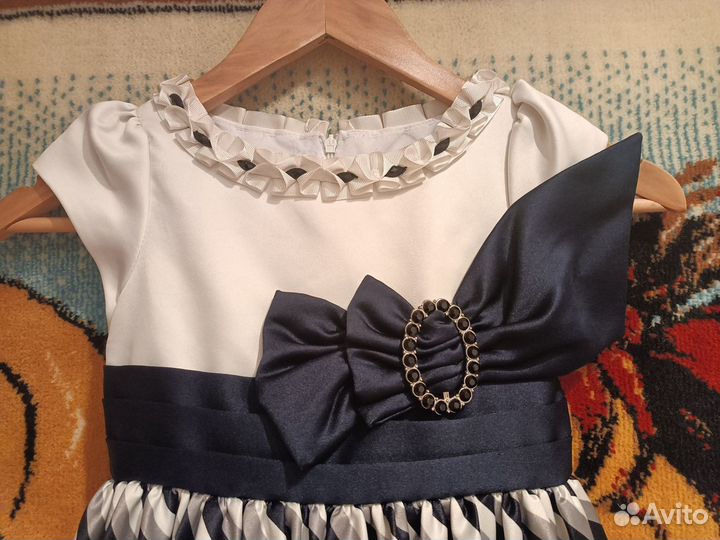 Нарядное платье для девочки