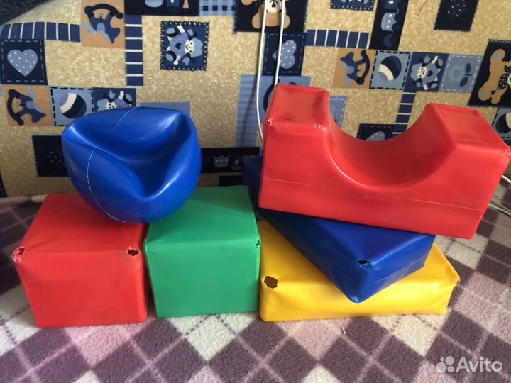 Детский пластмассовый конструктор