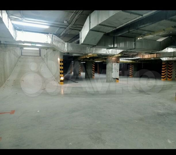 Машиноместо, 14 м²