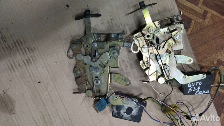 Замок сдвижной двери Мерседес Вито 638