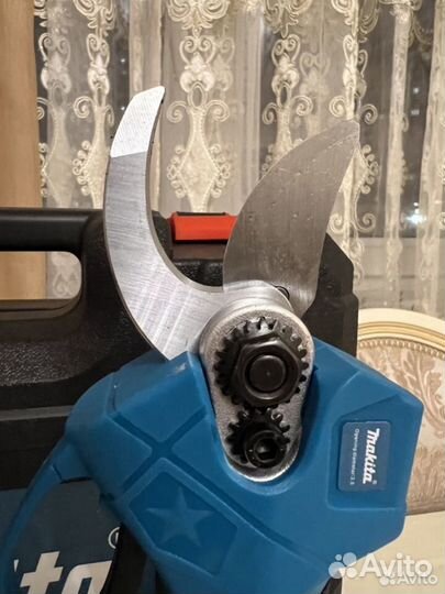 Сучкорез и секатор 2в1 makita