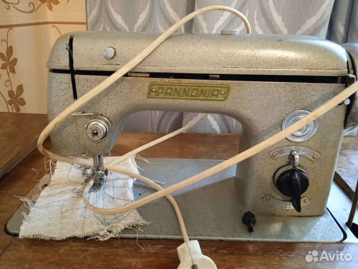 Швейная машина pannonia