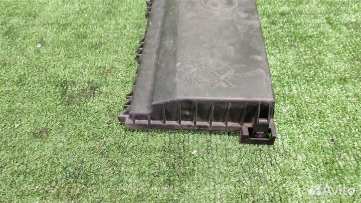 Крышка блока предохранителей (моторный отсек) Ope