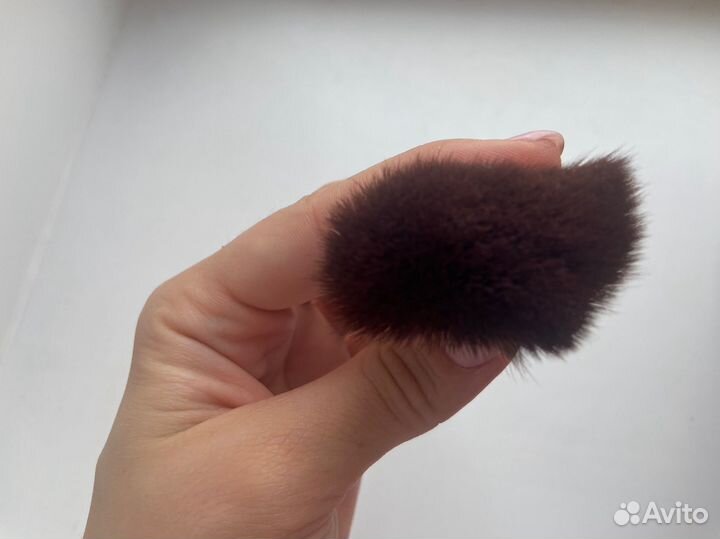 Кисть макияжная для пудры и румян