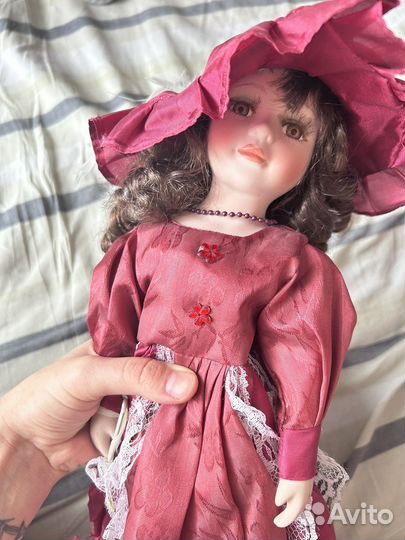 Коллекционная кукла фарфоровая
