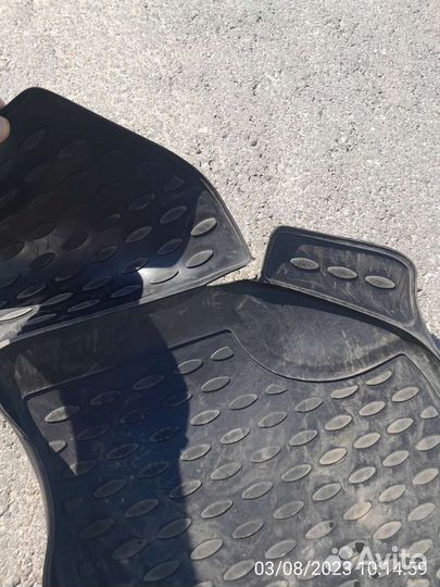 Автомобильные коврики резиновые