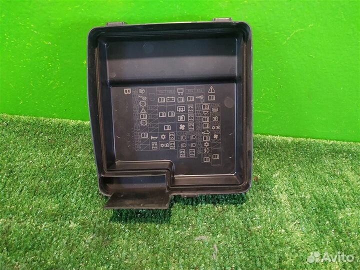 Крышка блока предохранителей (моторный отсек) Hon