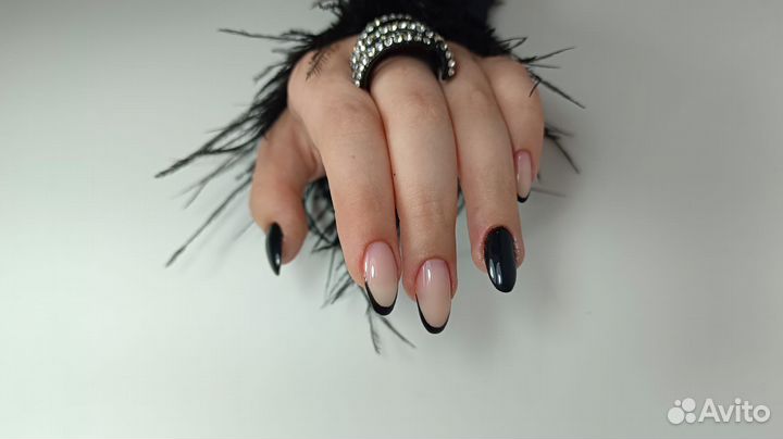 Маникюр с покрытием гель-лаком