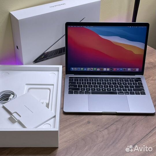 MacBook Pro 13 2018 i5/16/256 TouchBar