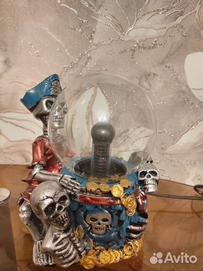 Светильник(ночник) плазменный,стиль череп,пираты