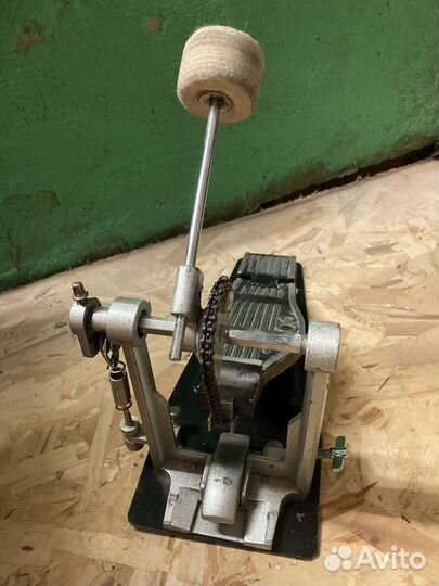 Педаль для бас барабана