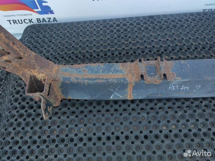 Усилитель переднего бампера