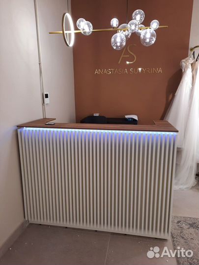 Стойка ресепшн