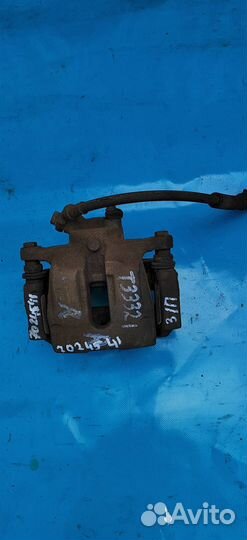 Суппорт тормозной задний правый Land Rover range