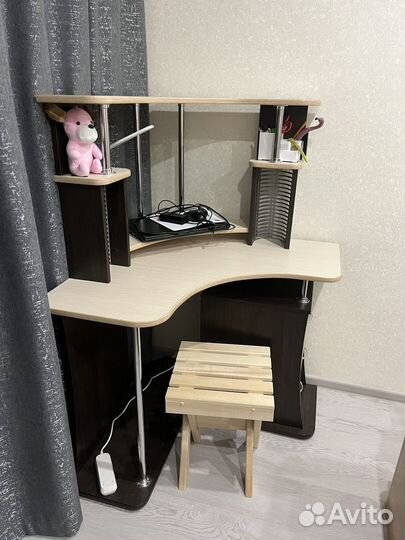 Компьютерный стол