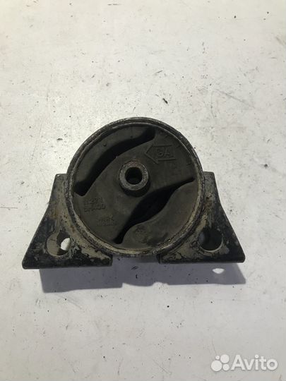 Опора двигателя передняя Nissan Primera P12