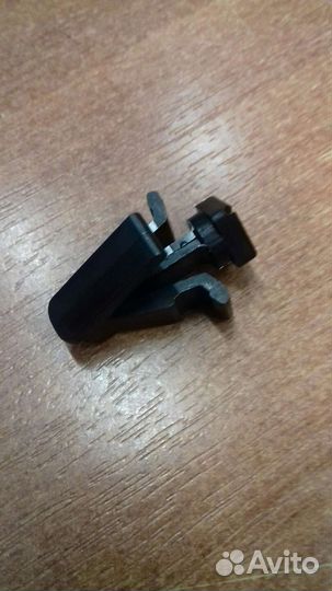 Клипса Nissan 768824EA0A
