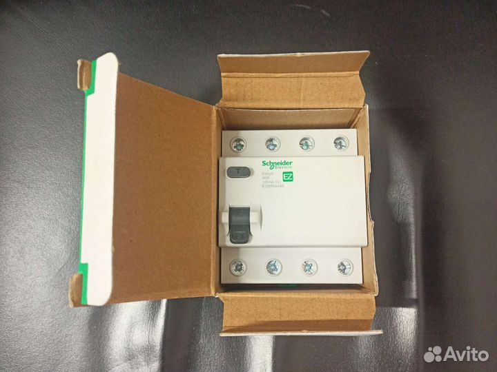 Schneider Easy9 выключатель дифференциального тока