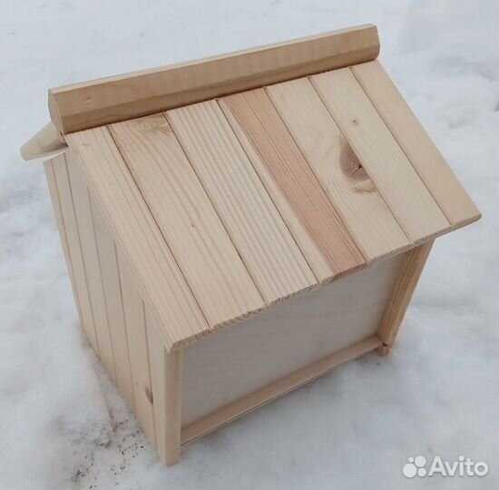Деревянный домик для животных