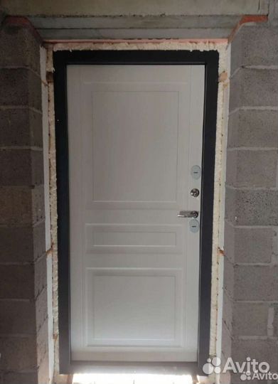 Входные стальные металлические двери со склада