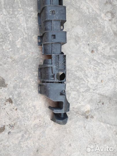 Каркас бампер задний на мерседес бенц вито w639