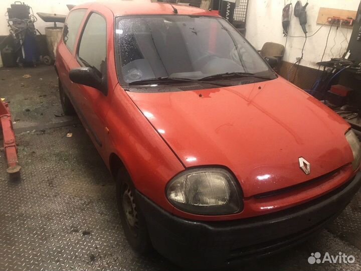 Разбор на запчасти Renault Clio 1998-2008