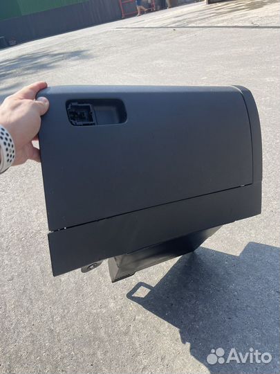 Бардачок поло седан