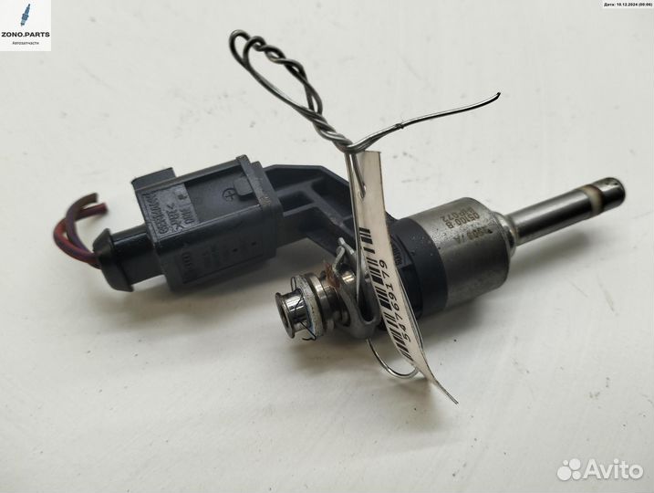 Форсунка топливная 03C906036F на Volkswagen Golf-5