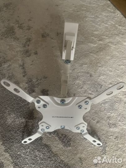 Настенный кронштейн для телевизора