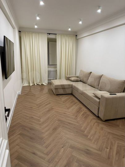 2-к. квартира, 80 м², 9/10 эт.