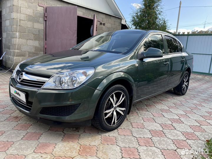 Opel Astra, 2010