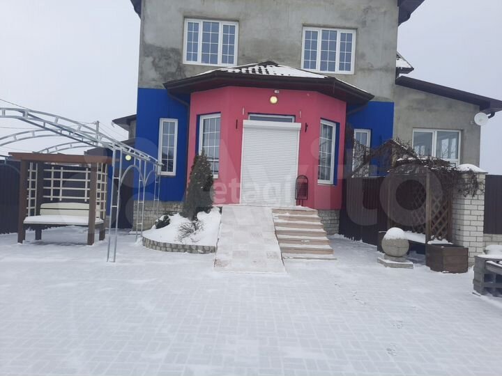 Дом 276 м² на участке 15 сот.