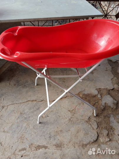 Ванночка для купания с подставкой